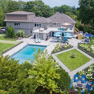  Bed & Breakfast Mapleridge Boutique Canada